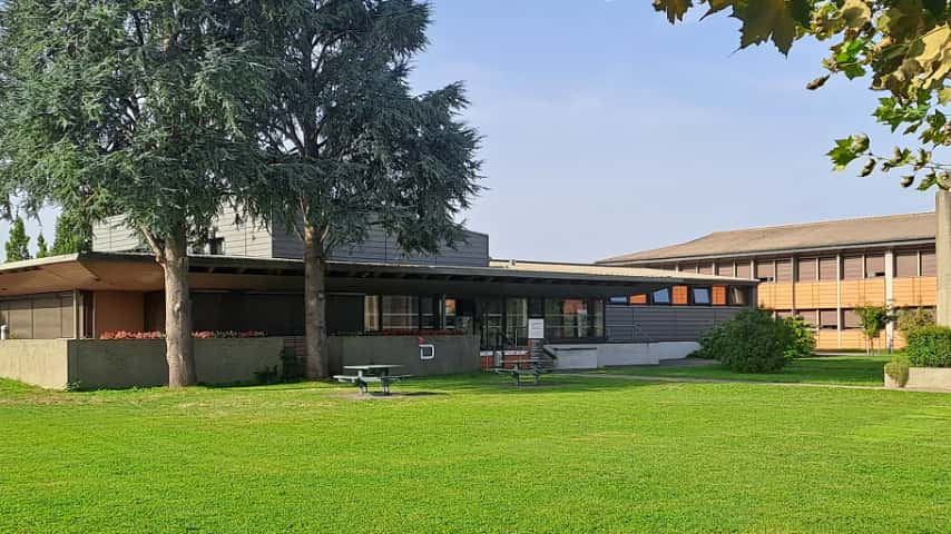 Façade de l'École Nationale d'Ingénieurs de Tarbes